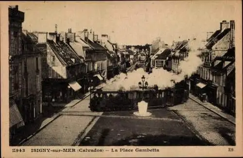 Ak Isigny sur Mer Calvados, La Place Gambetta, Straßenbahn