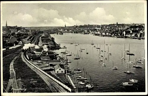 Ak Flensburg in Schleswig Holstein, Ansicht vom Ort und Hafen, Boote