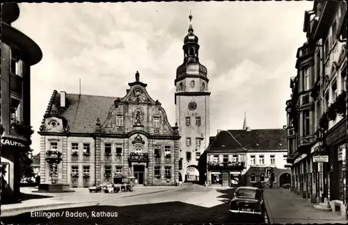 Ak Ettlingen in Baden, Rathaus, Straßenszene