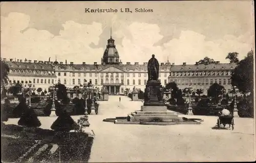Ak Karlsruhe in Baden, Schloss, Denkmal, Kutsche, Außenansicht