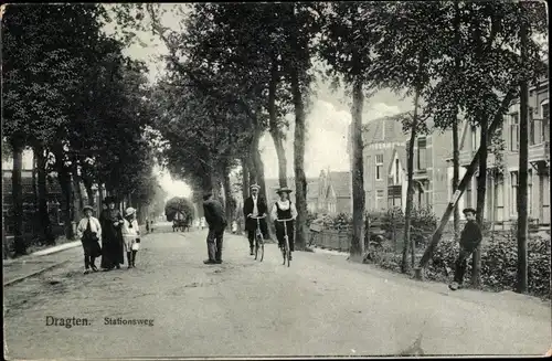 Ak Dragten Drachten Friesland Niederlande, Stationsweg, Radfahrer