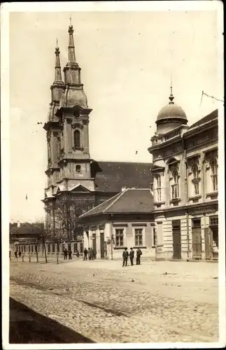 Ak Pančevo Serbien, Kirche, Straßenpartie