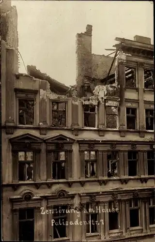 Foto Ak Berlin Friedrichshain, Zerstörtes Haus, Palisadenstraße 7