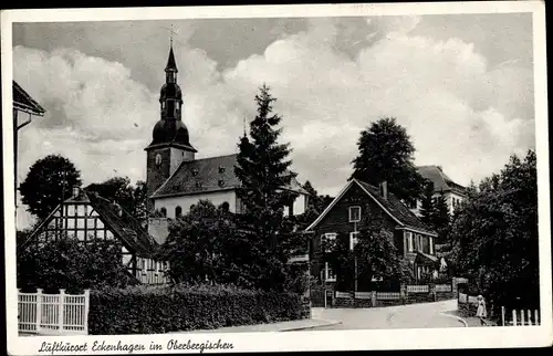 Ak Eckenhagen im Oberbergischen Kreis, Dorfidyll, Kirche