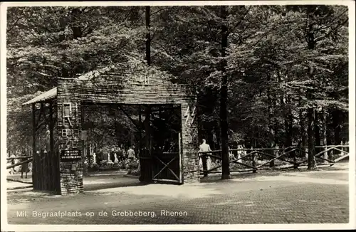 Ak Rhenen Utrecht, mil. Begraafplaats op de Grebbeberg