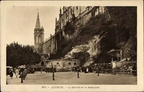 Ak Lourdes Hautes Pyrénées, La Grotte et la Basilique