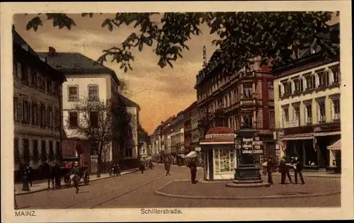 Ak Mainz in Rheinland Pfalz, Blick in die Schillerstraße, Passanten, Buchhandlung, Kutsche