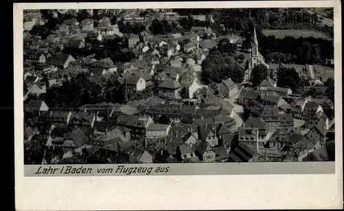 Ak Lahr im Schwarzwald Baden, Panorama vom Flugzeug aus, Kirche