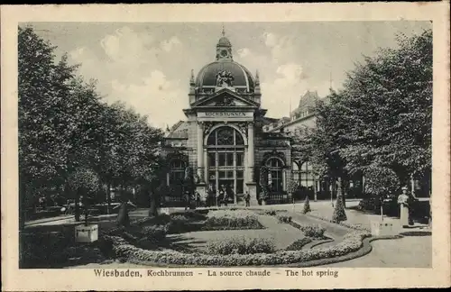 Ak Wiesbaden in Hessen, Kochbrunnen, Außenansicht, Gartenanlage