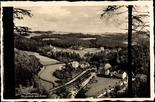 Ak Neumühle in Thüringen, Bahnhof, Panorama vom Ort