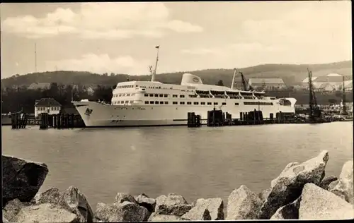 Ak Sassnitz auf der Insel Rügen, Schwedenfähre Trelleborg im Hafen