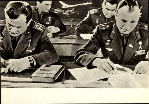 Ak Kosmonaut Juri Alexejewitsch Gagarin