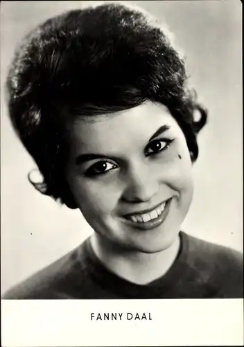 Ak Sängerin Fanny Daal, Amiga, Portrait