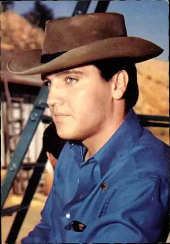 Ak Sänger und Schauspieler Elvis Presley, Portrait, Flammender Stern