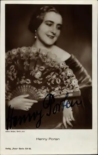 Ak Schauspielerin Henny Porten, Portrait mit Fächer, Autogramm
