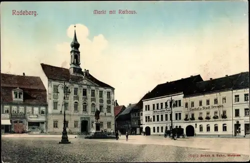 Ak Radeberg in Sachsen, Markt mit Rathaus