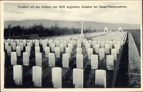 Ak Niederzwehren Kassel in Hessen, Friedhof mit den Gräben von 1800 englischen Soldaten