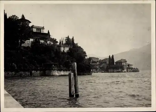 Foto Varenna Lombardia, Villen, Blick vom Ufer aus