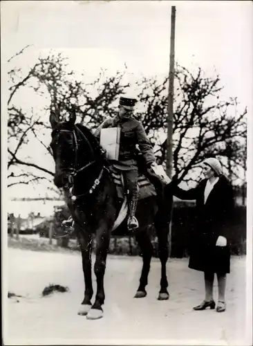 Foto Popenhagen bei Koszalin Köslin Pommern, reitender Briefträger auf dem Zustellritt