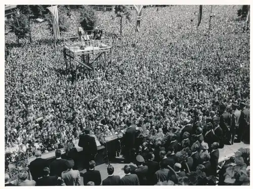 Foto Berlin Schöneberg, Bert Sass, Rathaus, US Präsident John F. Kennedy Besuch 1963, Rede