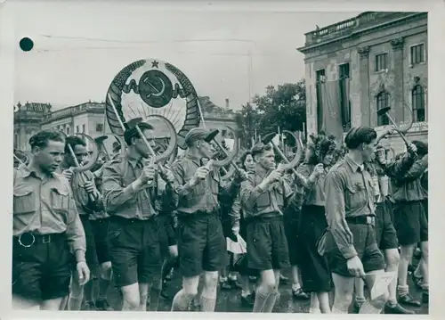 Foto Max Schirner Berlin, Friedensdemonstration, FDJ Deutschlandtreffen am Pfingstsonntag in Berlin