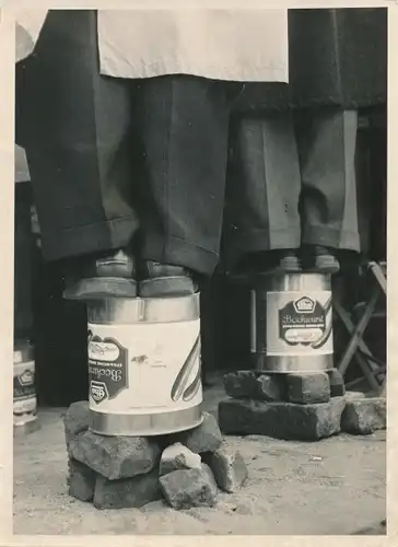 Foto Max Schirner Berlin, Charlottenburg Westend, Avus Nordkurve, Meisterschaft 1954, EFHA Bockwurst