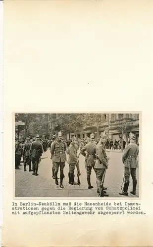 Foto Berlin Neukölln, Schutzpolizei, aufgepflanztes Seitengewehr, Demonstration, Hasenheide