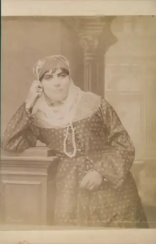 Foto Maghreb?, Portrait, Arabische verschleierte Frau, Perlenkette