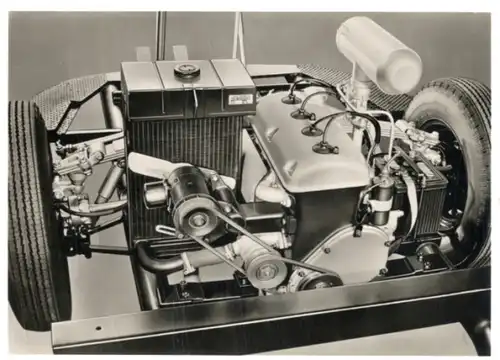 Foto Motor eines Automobils, Batterie