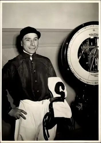 Foto Jockey H. Bollow vom Gestüt Schlenderhan, Portrait