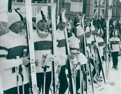 Foto Wintersport, Japanische Skimannschaft, 1971