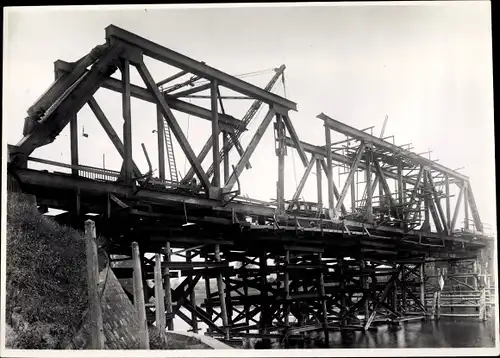 Foto Berlin Spandau Siemensstadt, Kraftwerk West, Güterbahnbrücke, 28.05.1947