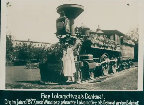 Foto Winnipeg Manitobe Kanada, Bahnhof, 1877 nach Winnipeg gebrachte Lokomotive als Denkmal