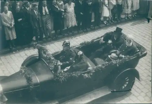 Foto Dr. Steiger und Herr Steinweg im Auto, 1930, Polizei?, Adrianhelm?