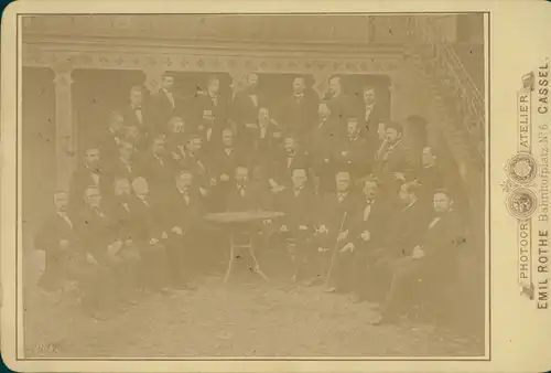 Kabinettfoto Vornehme Herren, Anzüge, Gruppenbild, um 1890