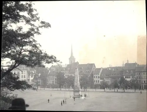 Foto Erfurt in Thüringen, Obelisk, Domplatz