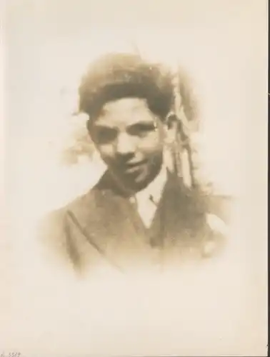 Foto Combalié, Henri, Tolouse, Portrait, Junger Mann, Anzug