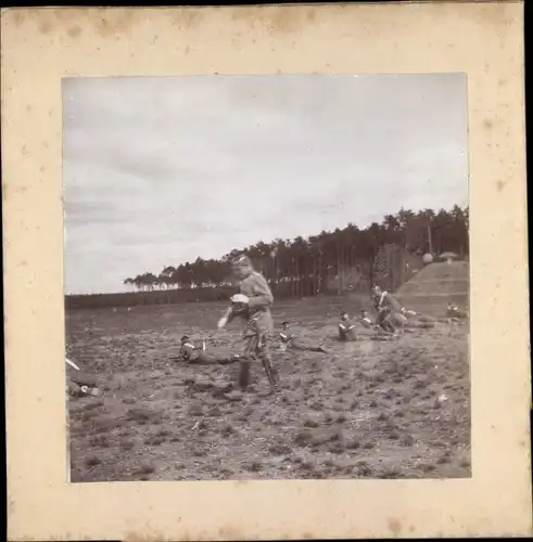 Foto Truppenübungsplatz, Gefechtsübung, Oberleutnant Petz von Petzy