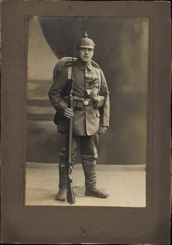 Foto Deutscher Soldat in Uniform, Bajonett, Portrait