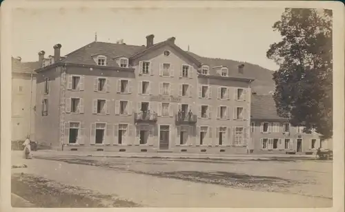 Kabinettfoto Gérardmer Lothringen Vosges, Straßenpartie mit Hotel
