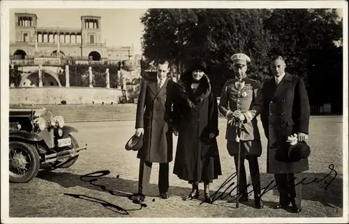 Ak Potsdam in Brandenburg, Kronprinzenpaar mit Söhnen in Sanssouci, Automobil