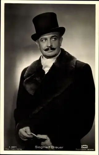 Ak Schauspieler Siegfried Breuer, Standportrait, Zylinder, Film Foto Verlag A 3597/1