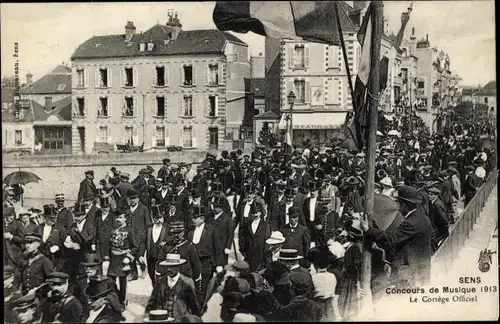 Ak Sens Yonne, Concours de Musique 1913, le Cortege Officiel, Festzug