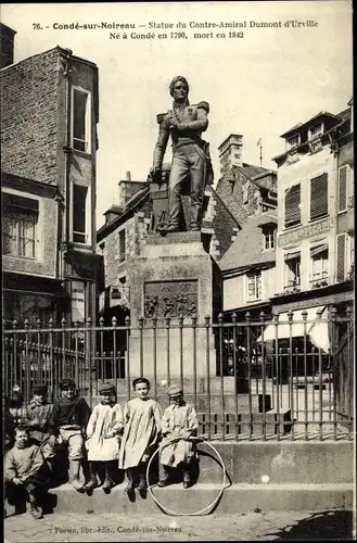 Ak Condé sur Noireau Calvados, Statue du Contre Amiral Dumont d'Urville