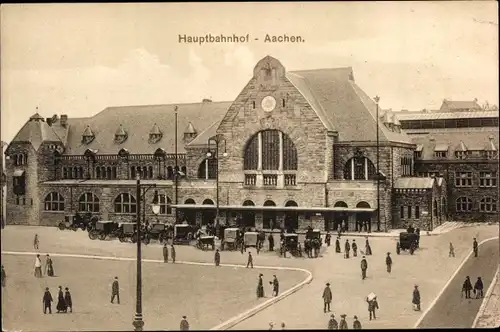 Ak Aachen in Nordrhein Westfalen, Hauptbahnhof, Außenansicht, Passanten