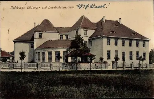 Ak Radeburg in Sachsen, Bildungs- und Haushaltungsschule