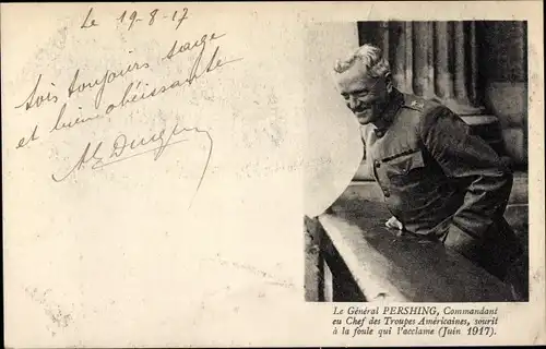 Ak General Pershing, Commandant des Troupes Americaines, sourit a la foule qui l'acclame, I WK
