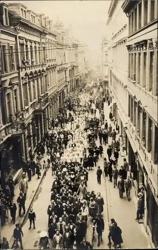 Foto Ak Deutschland, Straßenumzug, 1923