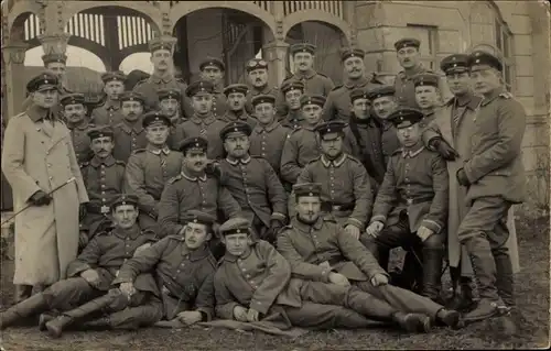 Foto Ak Częstochowa Tschenstochau Schlesien, Deutsche Soldaten in Uniformen, I WK