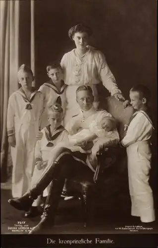 Ak Kronprinz Wilhelm von Preußen, Cecilie, Erbprinz Wilhelm, Louis Ferdinand, Hubertus, Alexandrine